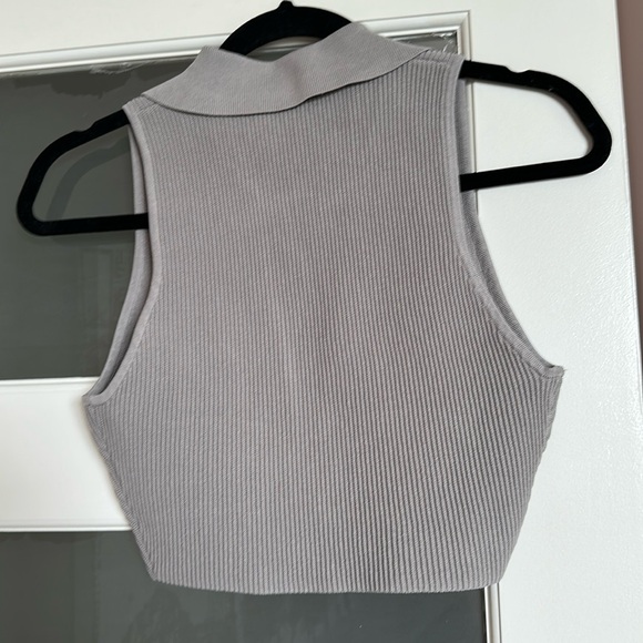 Aritzia Babaton Sculpt Knit Polo Opal grey - Picture 4 of 4